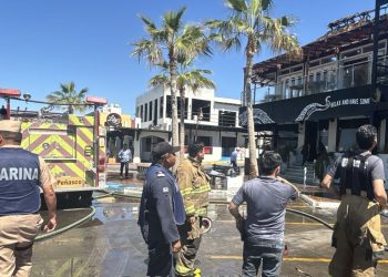Marina Brindó Apoyo para Combatir un Incendio en el Malecón de Puerto Peñasco