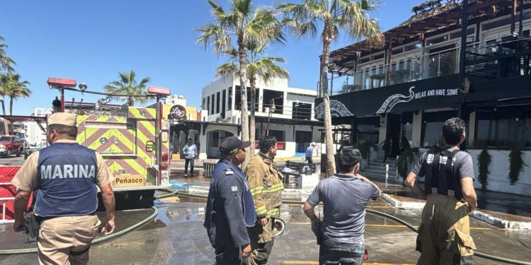 Marina Brindó Apoyo para Combatir un Incendio en el Malecón de Puerto Peñasco