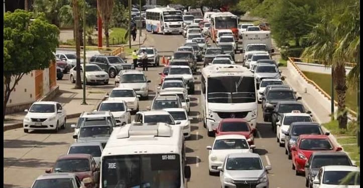 El espejismo del bienestar: Hermosillo se ahoga en una marea de autos “chocolate”