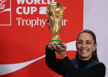 Claudia Sheinbaum alza la Copa: anuncia 25 boletos GRATIS para el Mundial 2026