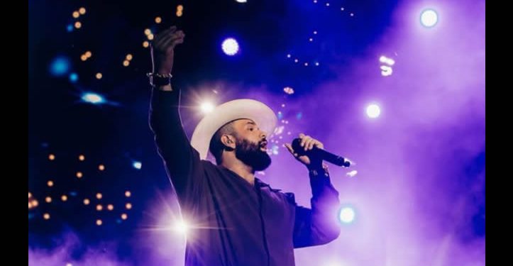 Carín León hace historia en Sonora: ‘La Cura Fest’ conquista a 70 mil almas y apunta a la internacionalización