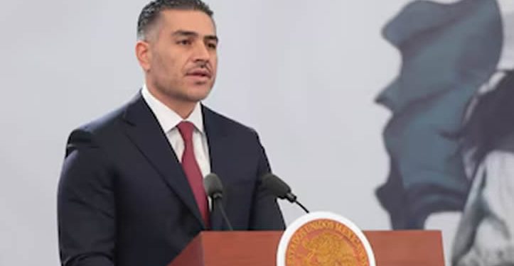 Harfuch asegura que Mónica Zambada Niebla no cuenta con orden de aprehensión ni en México ni en EEUU: la retuvieron con una menor