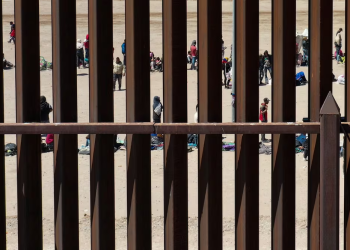 Sheinbaum rechaza ampliación del muro fronterizo con EU; dice que hay otras medidas para el control migratorio