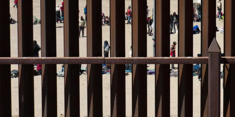 Sheinbaum rechaza ampliación del muro fronterizo con EU; dice que hay otras medidas para el control migratorio