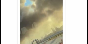 Irán bombardeó una refinería de la mayor petrolera del mundo en Arabia Saudita