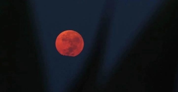 Eclipse que dará lugar a la “luna roja” será visible este martes