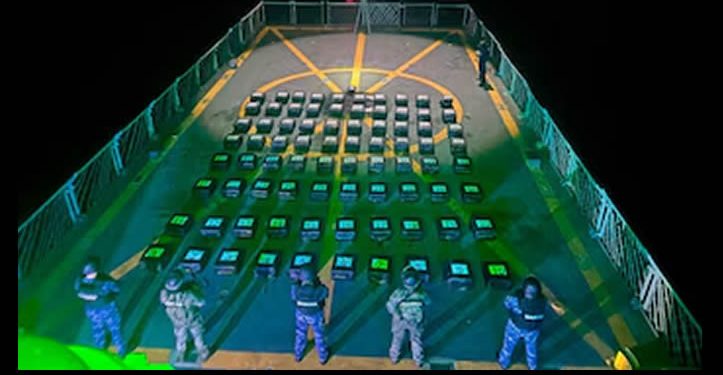 La Marina asegura más de dos toneladas de cocaína abandonadas en altamar frente a las costas de Acapulco, Guerrero