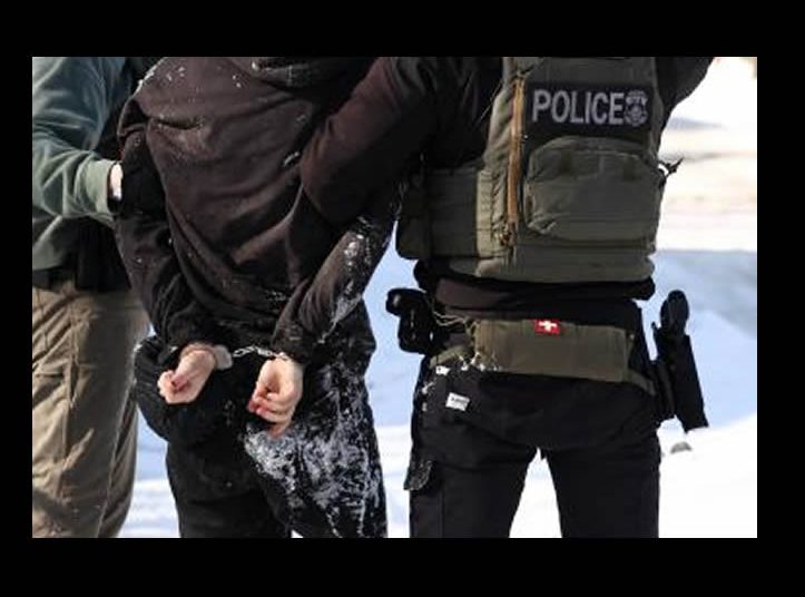 Muere mexicano bajo custodia de ICE en California