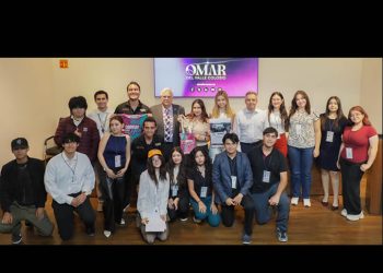 Dialoga Omar Del Valle Colosio con jóvenes sobre cuidado del agua