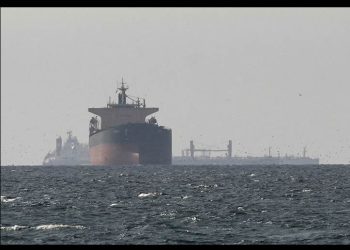 El petróleo supera los 114 dólares por barril y su precio escala a máximos de julio de 2022