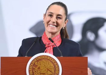 Sheinbaum promulga reforma para reducir jornada laboral a 40 horas