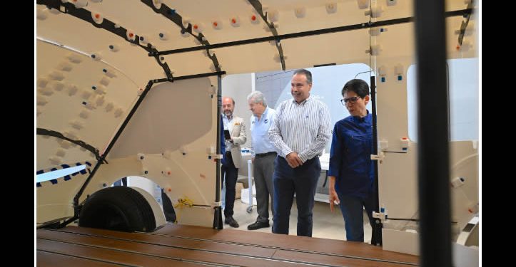 Reconoce Toño Astiazarán talento local que trabaja en vehículo eléctrico multipropósito