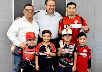 Apoya Toño Astiazarán a 220 deportistas a través de Fondo Deportivo