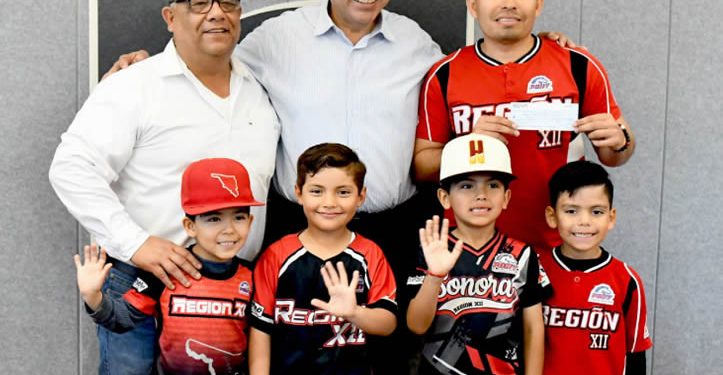 Apoya Toño Astiazarán a 220 deportistas a través de Fondo Deportivo