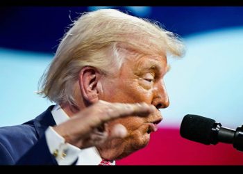 Trump recrea llamada con Sheinbaum en tono de burla