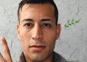 Muere hombre tras rescatar a 4 niños en playa de Sonora