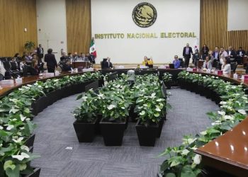 Comité Técnico entrega a diputados tres quintetas de aspirantes a consejeros del INE