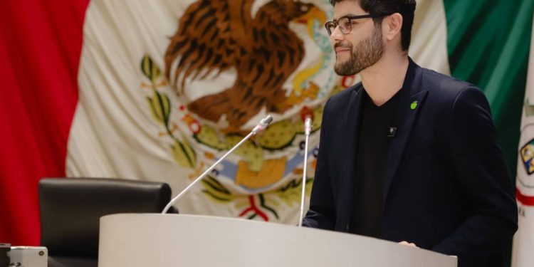 Diputado Wasapraka votó en contra del “Plan B” federal, lo llamó “cobarde”