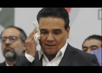 Sheinbaum confirma que hay ‘ficha roja’ en la Interpol para detener a Silvano Aureoles que huyó del país con ayuda del CJNG