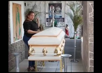 Cecilia Flores da último adiós a si hijo Marco Antonio este jueves Santo