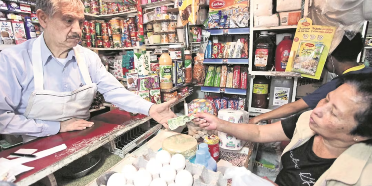 Inflación no da tregua a consumidores; llega a 4.59% en marzo