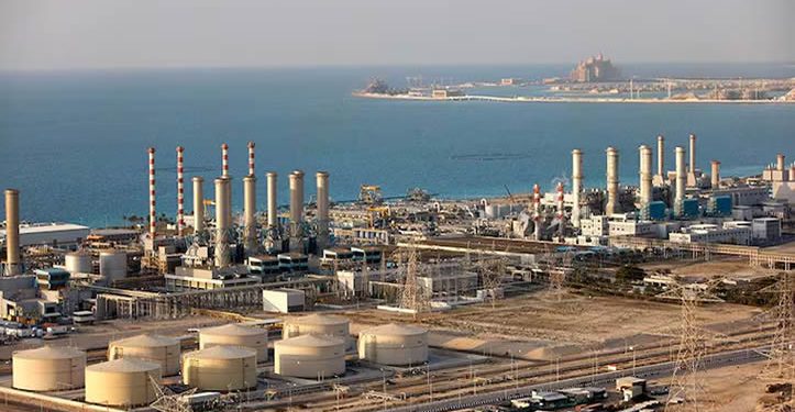 Emiratos Árabes anuncia su retirada de la OPEP en un duro golpe para el cártel del petróleo