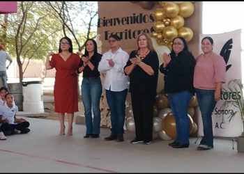 Escritores llevan literatura a secundaria del norte de Hermosillo