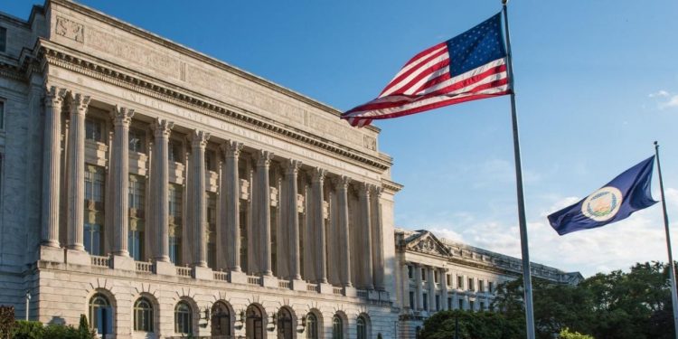 USDA niega sesgo político en cierre de la frontera al ganado mexicano por gusano barrenador