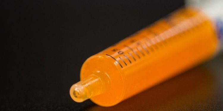 Catean tres inmuebles en Hermosillo en operativo para dar con el responsable de administrar sueros “vitaminados”