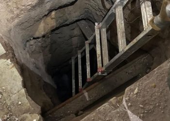 “No tienen dónde esconderse”: Ronald Johnson presume hallazgo de túnel del crimen organizado en Sonora que conectaba con EU