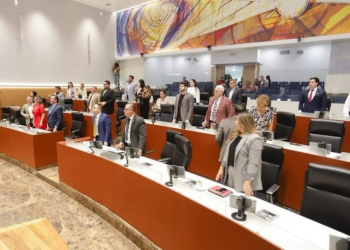 Ordenan a Tribunal de Sonora resolver denuncia de oposición por presuntas irregularidades en el Congreso; señalan posible alteración en Ley de Ingresos