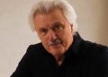 John Irving pide juicio político contra el “fascista” de Donald Trump: “Netanyahu se aprovechó de su estupidez”