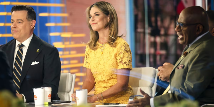 Savannah Guthrie vuelve a ‘Today’ tras la desaparición de su madre, vestida de amarillo y entre lágrimas: “Allá vamos, preparados o no”