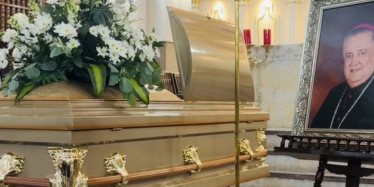 Feligresía de Hermosillo da el último adiós a arzobispo emérito José Ulises Macías Salcedo; destacan su legado pastoral