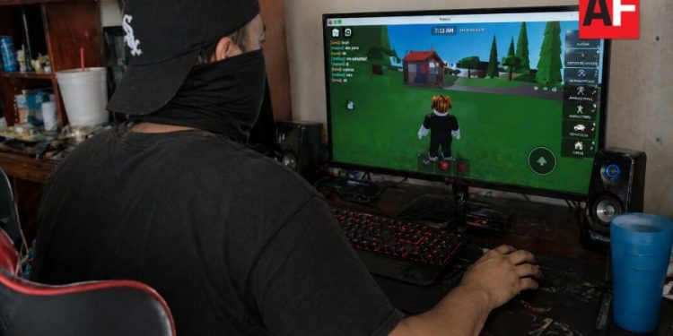 Niño de 11 años es localizado tras secuestro virtual iniciado en Roblox