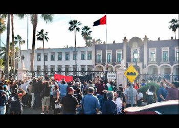 Con 809 votos ratifica Asamblea General del STEUS continuidad de la huelga en la UNISON
