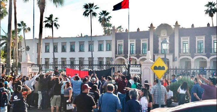 Con 809 votos ratifica Asamblea General del STEUS continuidad de la huelga en la UNISON