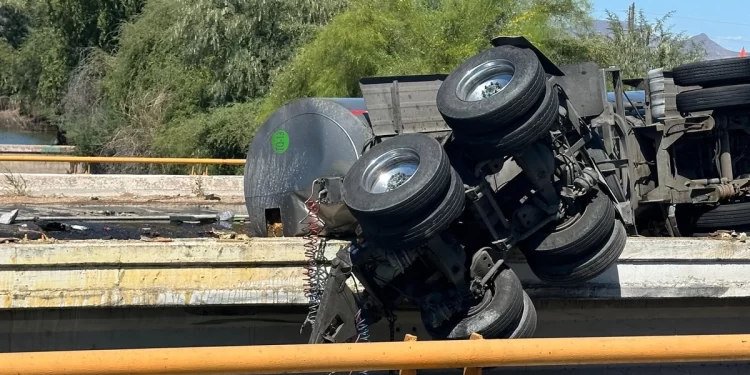 Descartan riesgo para la población tras derrame de sulfato en Cajeme