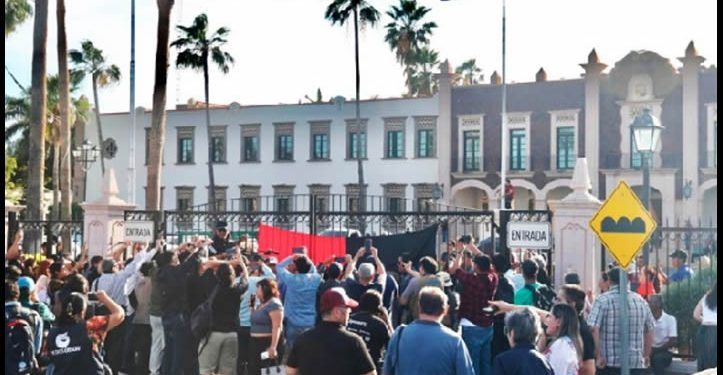 STEUS mantiene la huelga en la UNISON; rechaza ultima oferta económica.