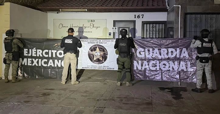 Sonora: decomisan 216 soluciones intravenosas en sucursal de clínica ligada a muertes por sueros