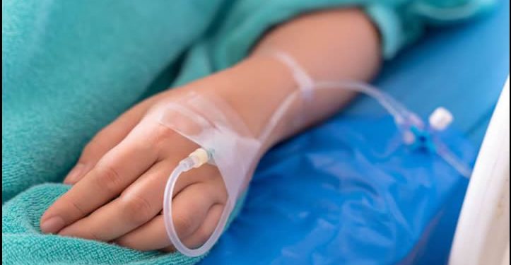 Suspenden en Sonora seis establecimientos que aplicaban sueros vitaminados a pacientes