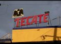 Cervecera Tecate lanza plan para contratar a mexicanos repatriados de EE.UU.