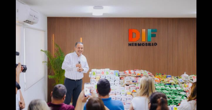 Ayudan a instituciones altruistas con paquetes alimenticios donados en Semana Santa