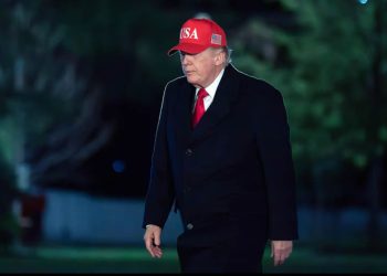 Trump ataca al Papa y dice que “debería dejar de complacer a la izquierda radical”