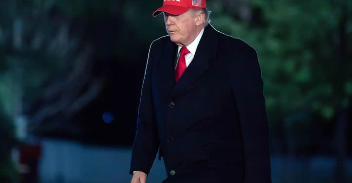 Trump ataca al Papa y dice que “debería dejar de complacer a la izquierda radical”