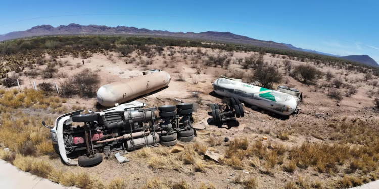 Volcadura de pipa con amoniaco deja al menos 27 personas intoxicadas en Sonora; afectados se encuentran fuera de peligro: alcaldesa