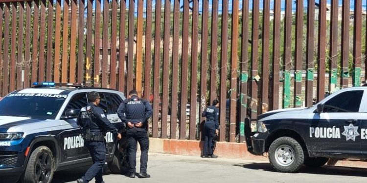 Alcaldes y CBP analizan seguridad y desarrollo en frontera Sonora-Arizona