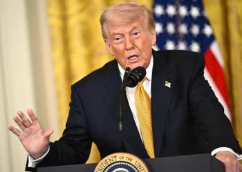 Trump firma nueva estrategia antiterrorista centrada en cárteles de droga en occidente