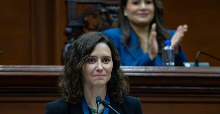 Sheinbaum afirma que el homenaje de Díaz Ayuso a Hernán Cortés muestra su “ignorancia” de la historia de España