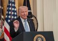 Trump insiste en sus ataques al Papa: “Pone en peligro a muchos católicos”